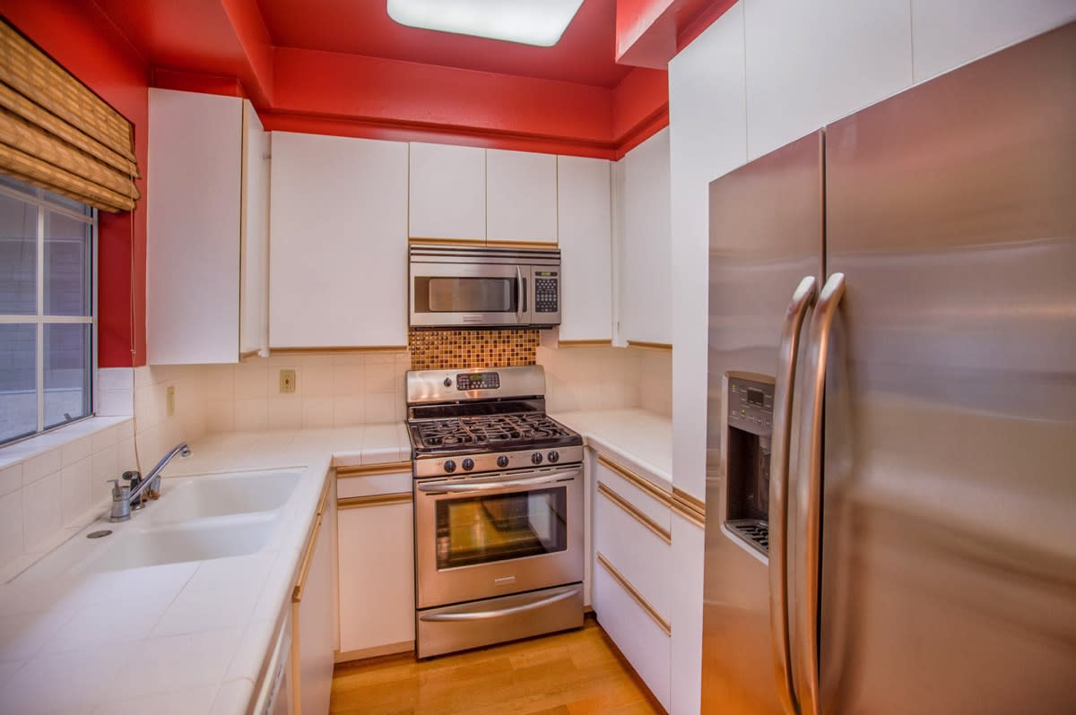 14538 Benefit St 202 Sherman Oaks, CA