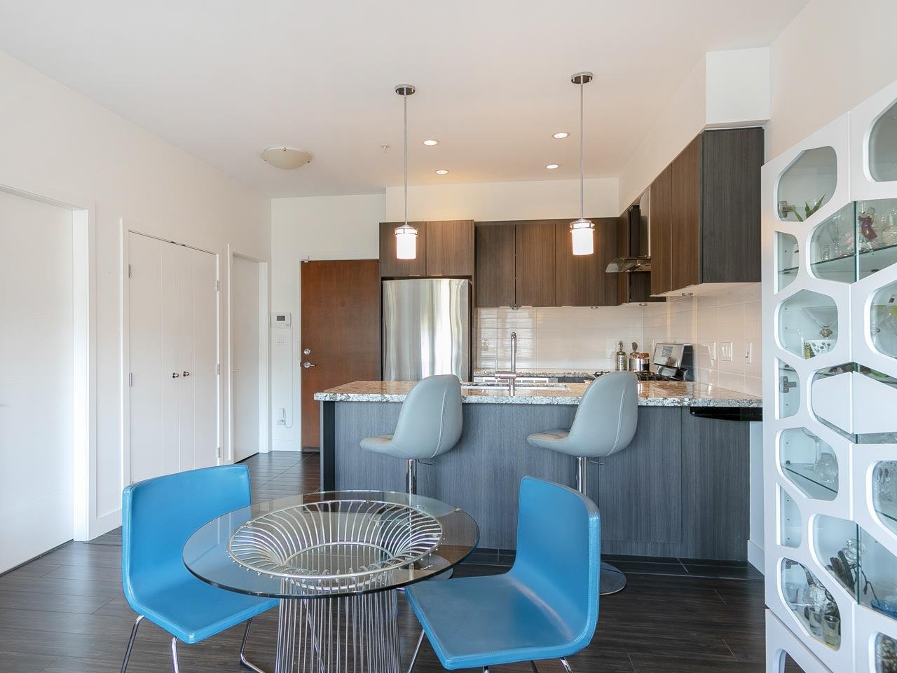401-5688 Hastings St