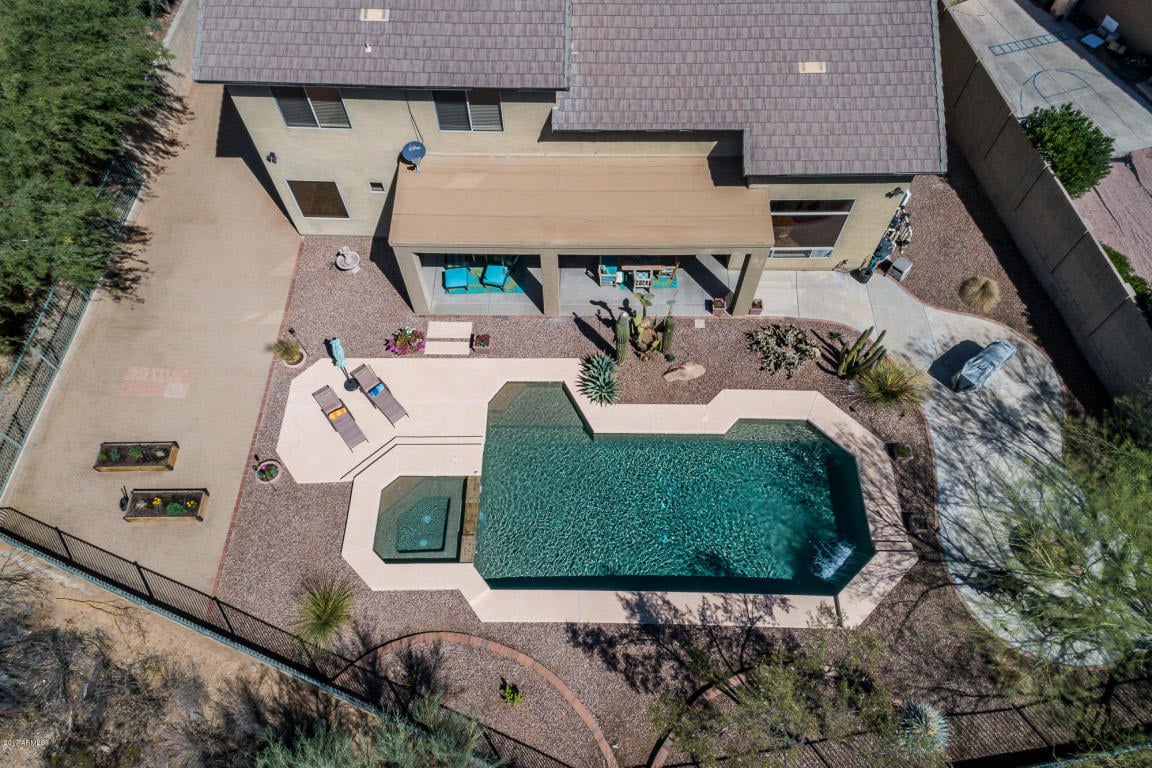 2907 W Owens Way