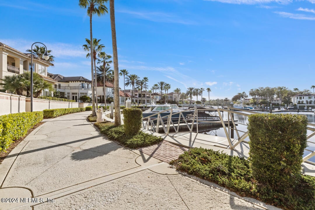 100 Harbourmaster Ct