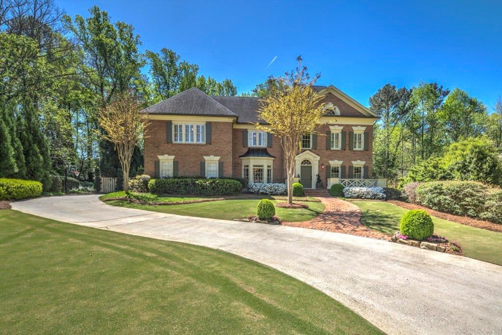 180 N Devereux Ct NW