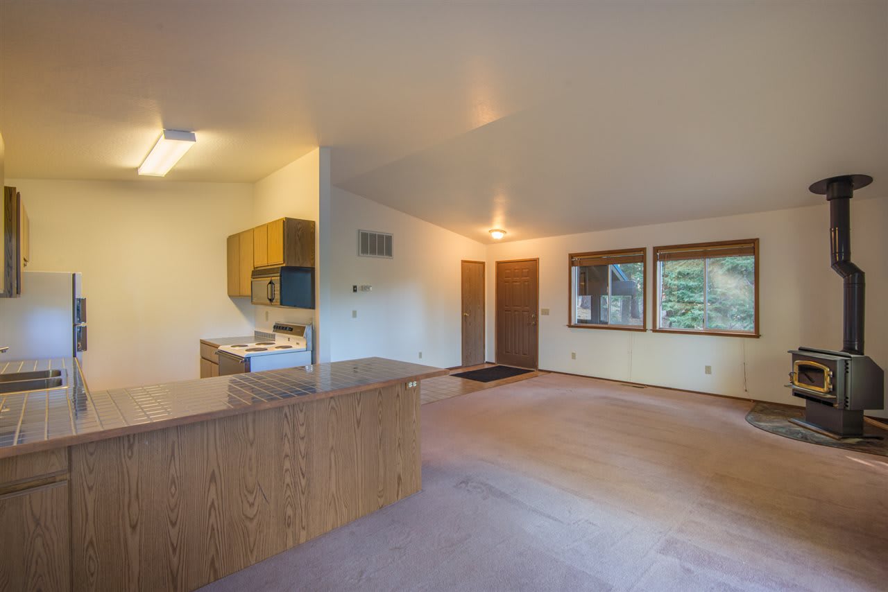 13995 Pathway Ave