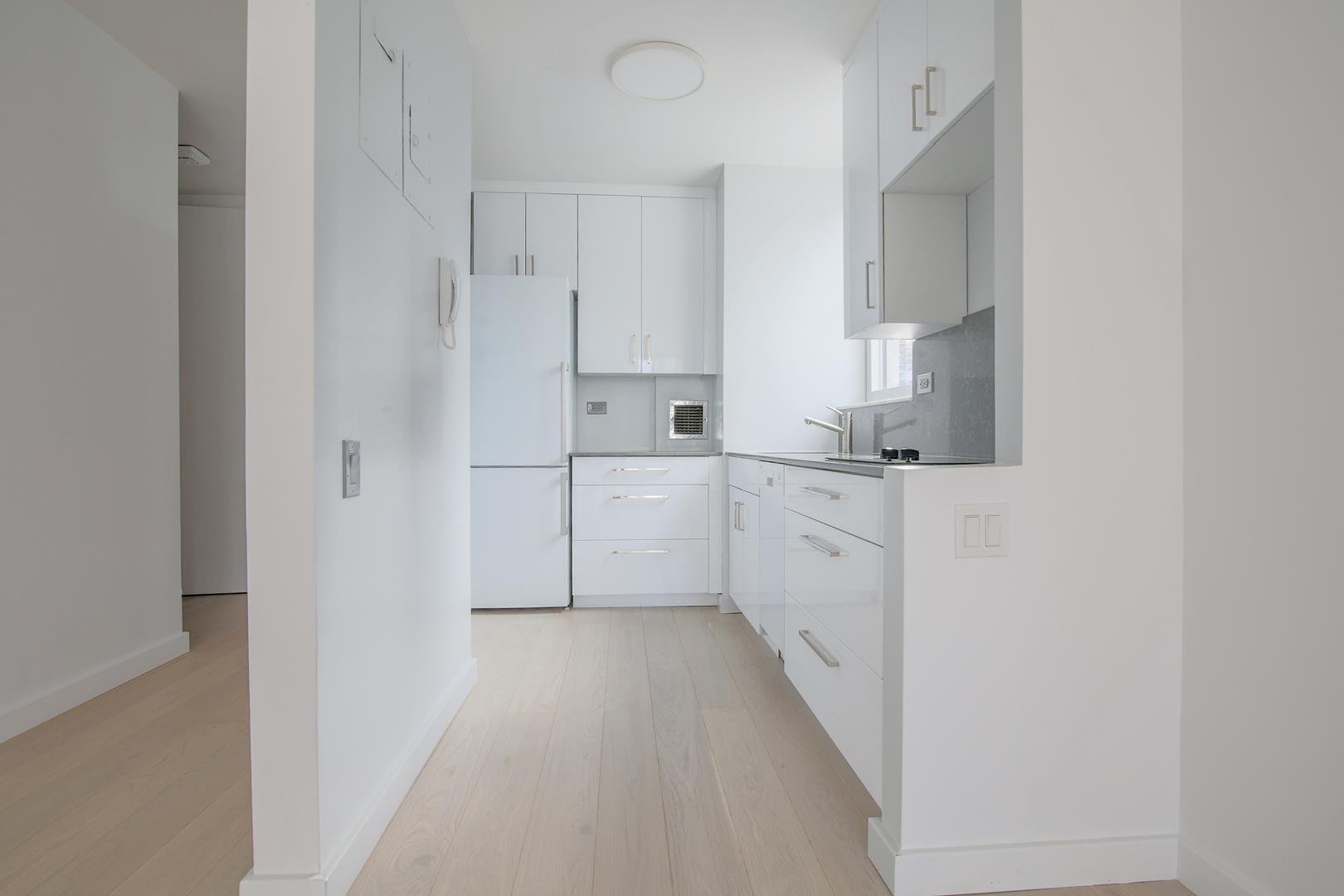 255 East 49th Street, Apt 25-F