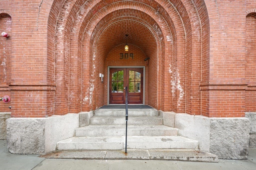 309 E Street, #22