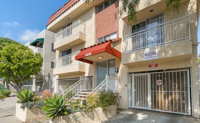 1434 S Point View St #108