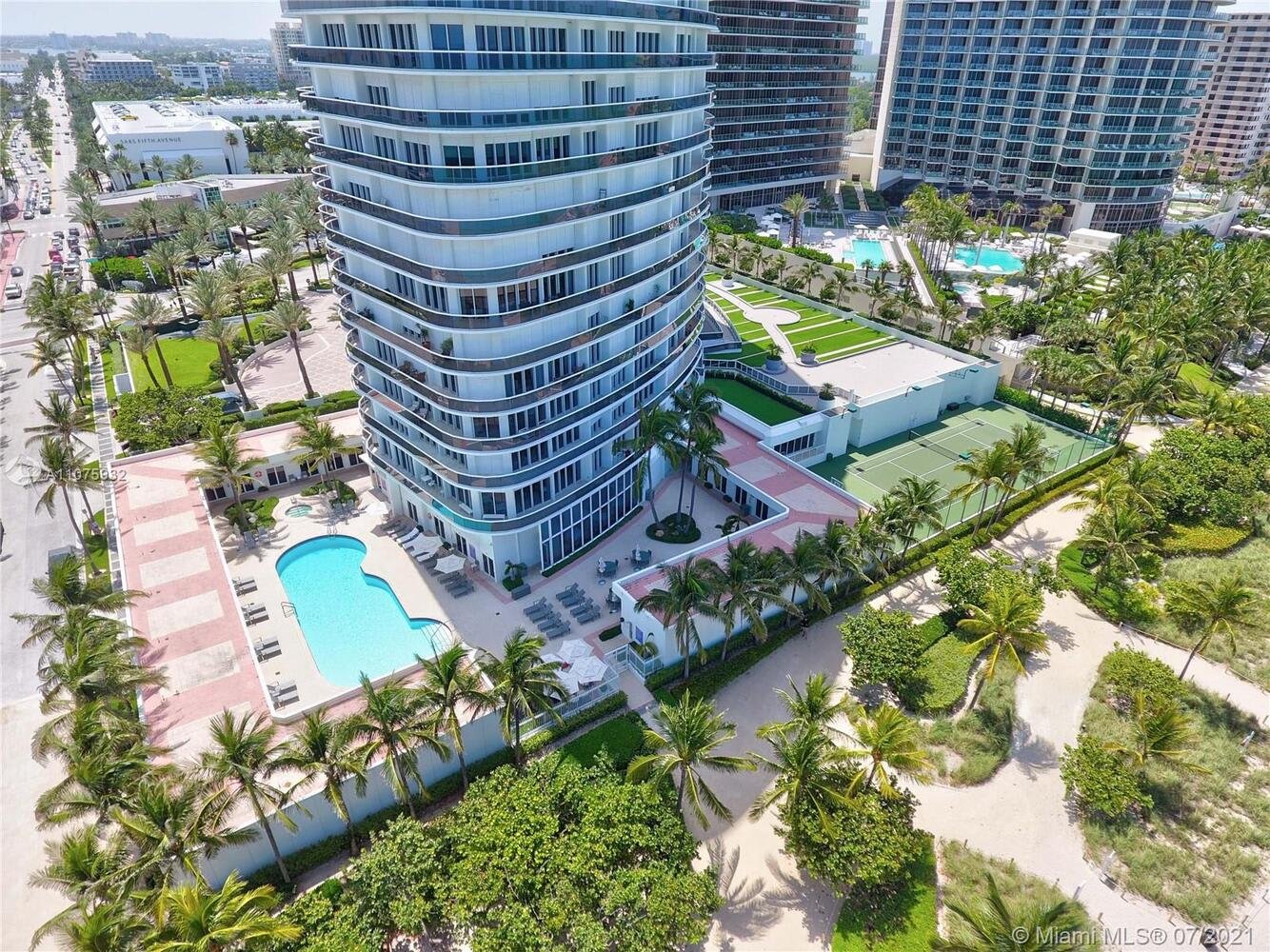 9601 Collins Ave, #505