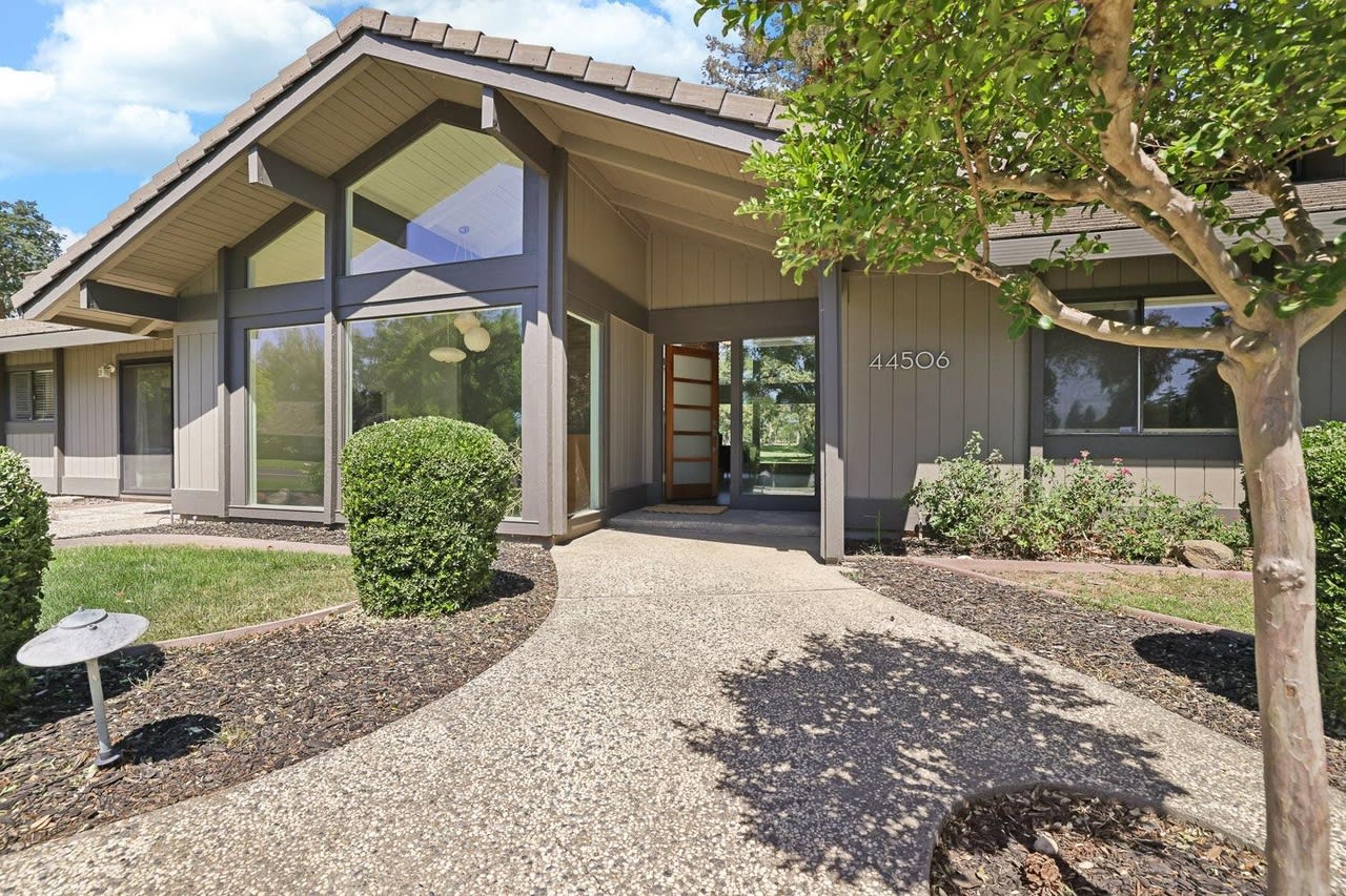 44506 Clubhouse Drive