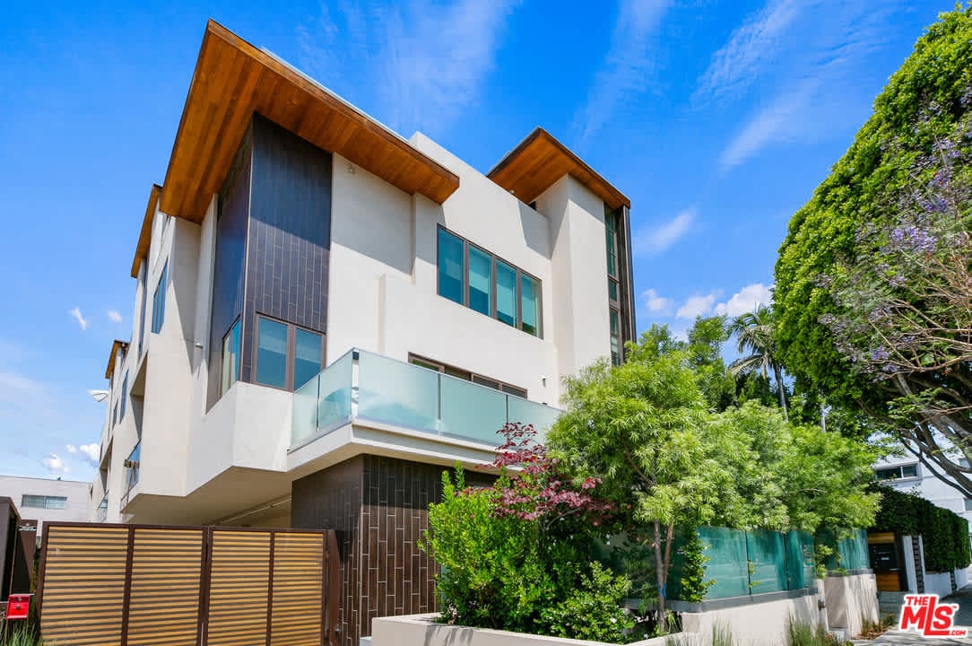 1255 N Formosa Ave