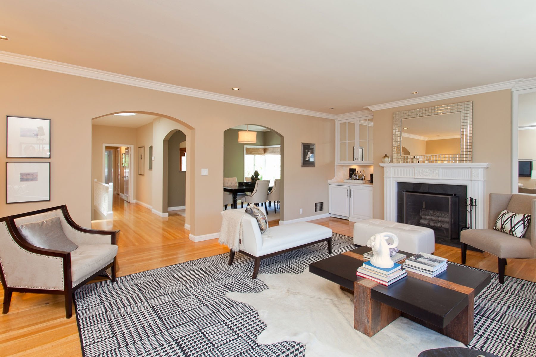 2724 Baker Street