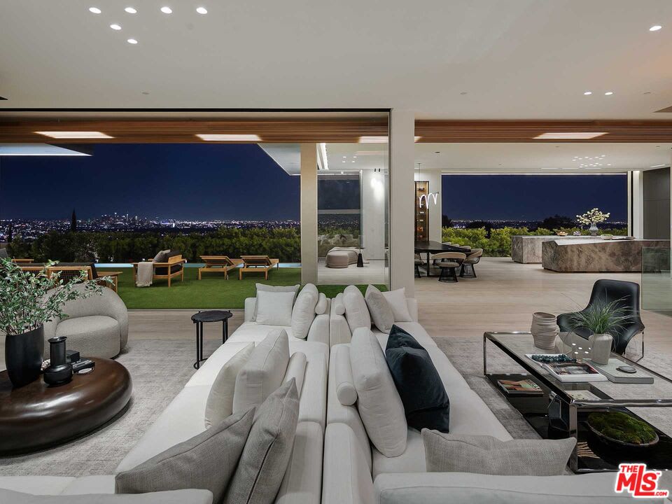 Lodge Lumina