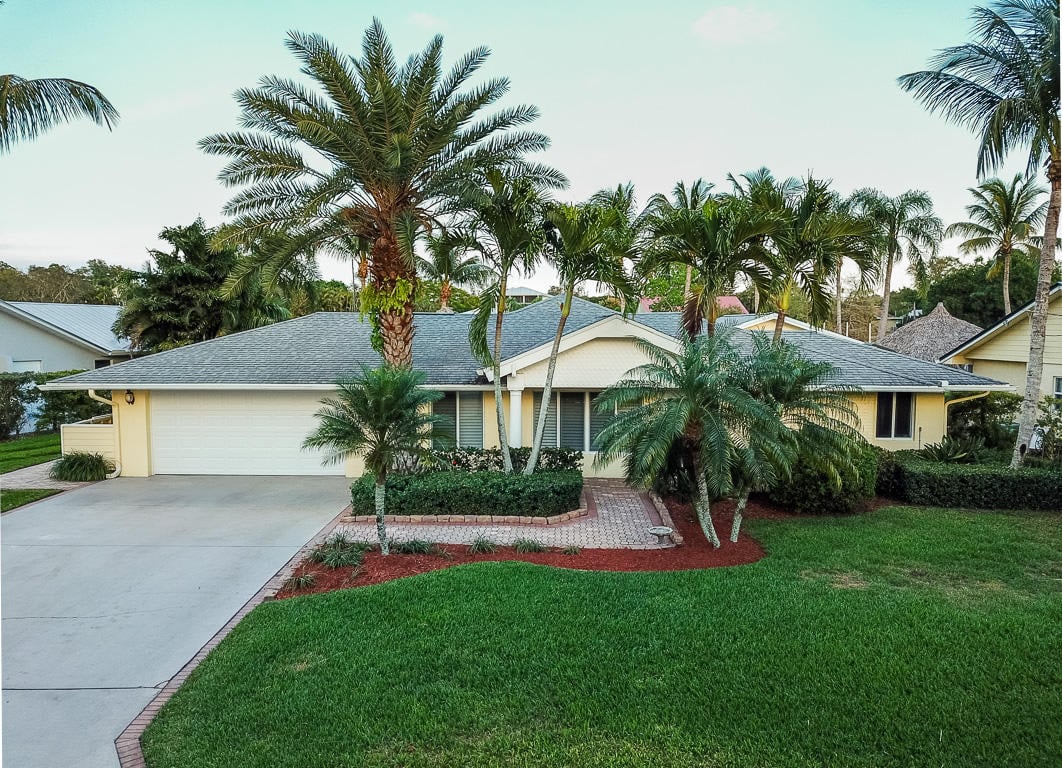 681 SW Pine Tree Ln