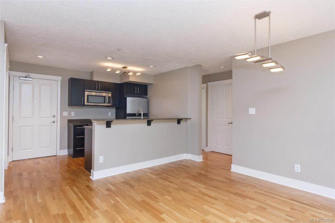 209-2717 Peatt Rd, Langford