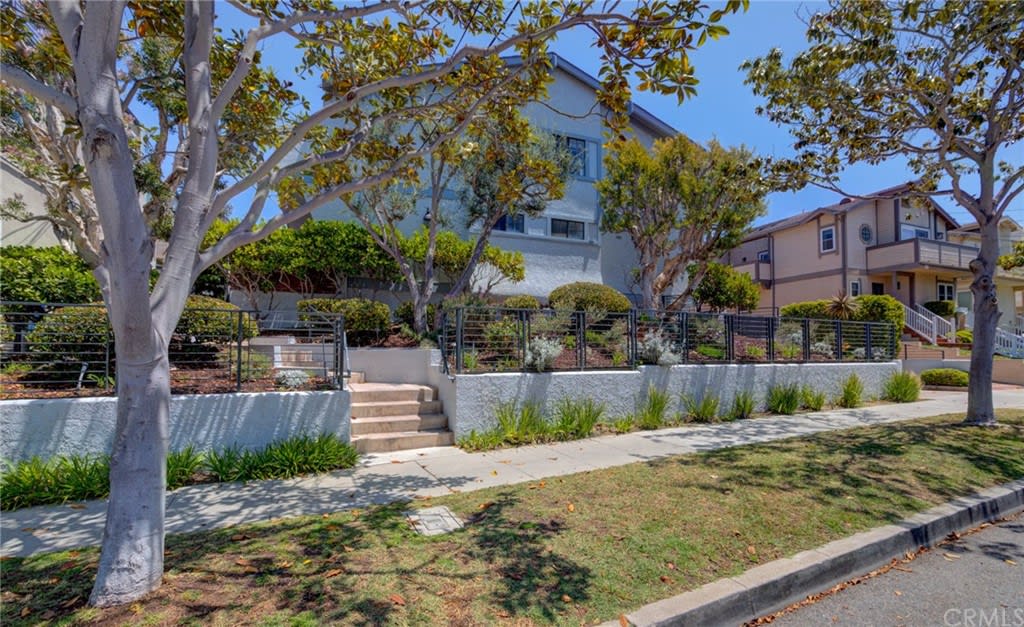 106 S Lucia Ave., #4