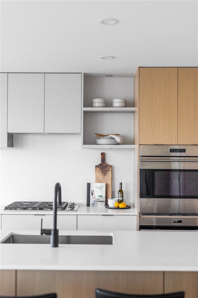 709-210 5th Ave