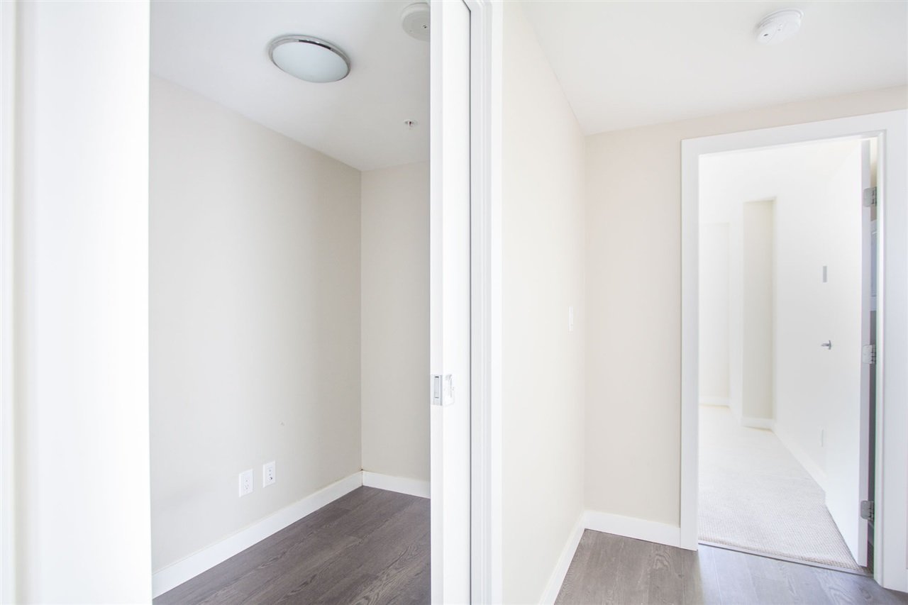 1001-489 Interurban Wy