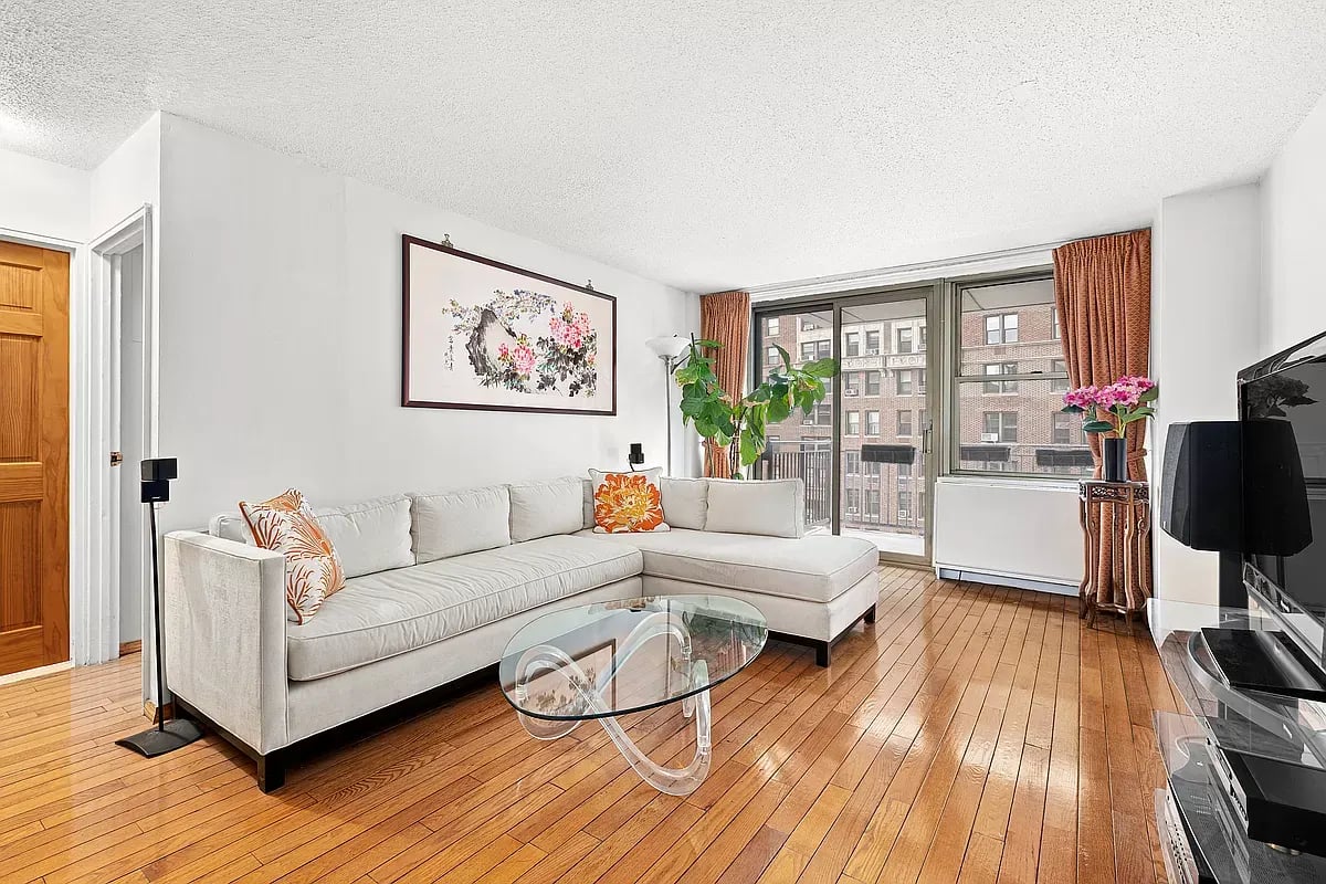 301 East 79th Street Unit: 12N