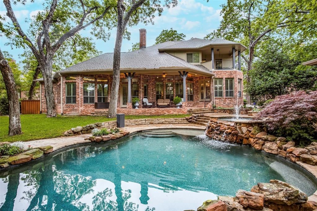 1109 Pecan Hollow Trl