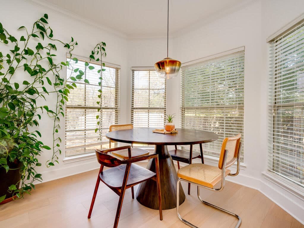 6810 Deatonhill Drive