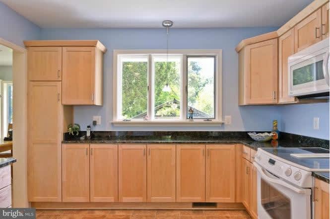 1263 Magothy Rd