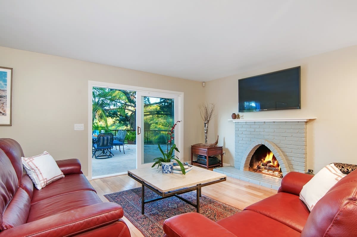 4440 Edison St