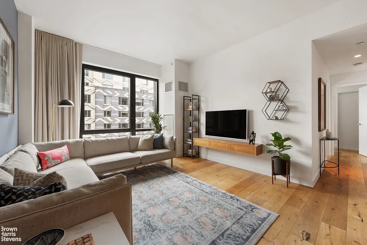 23 West 11th Street, Unit 7E