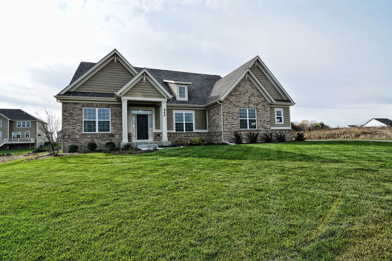 845 Hilldale Dr