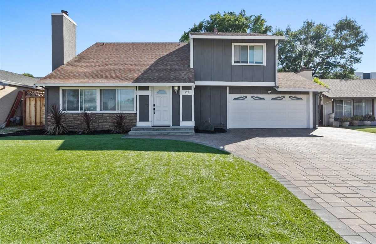690 Albanese CIR