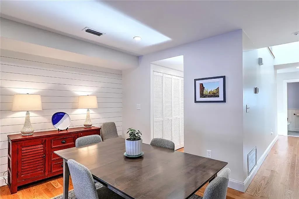 76 Seabreeze Ln
