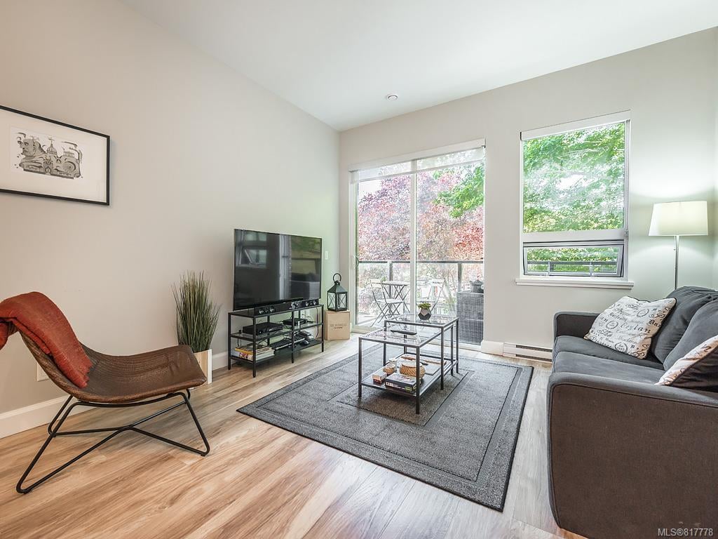 203-595 Pandora Ave