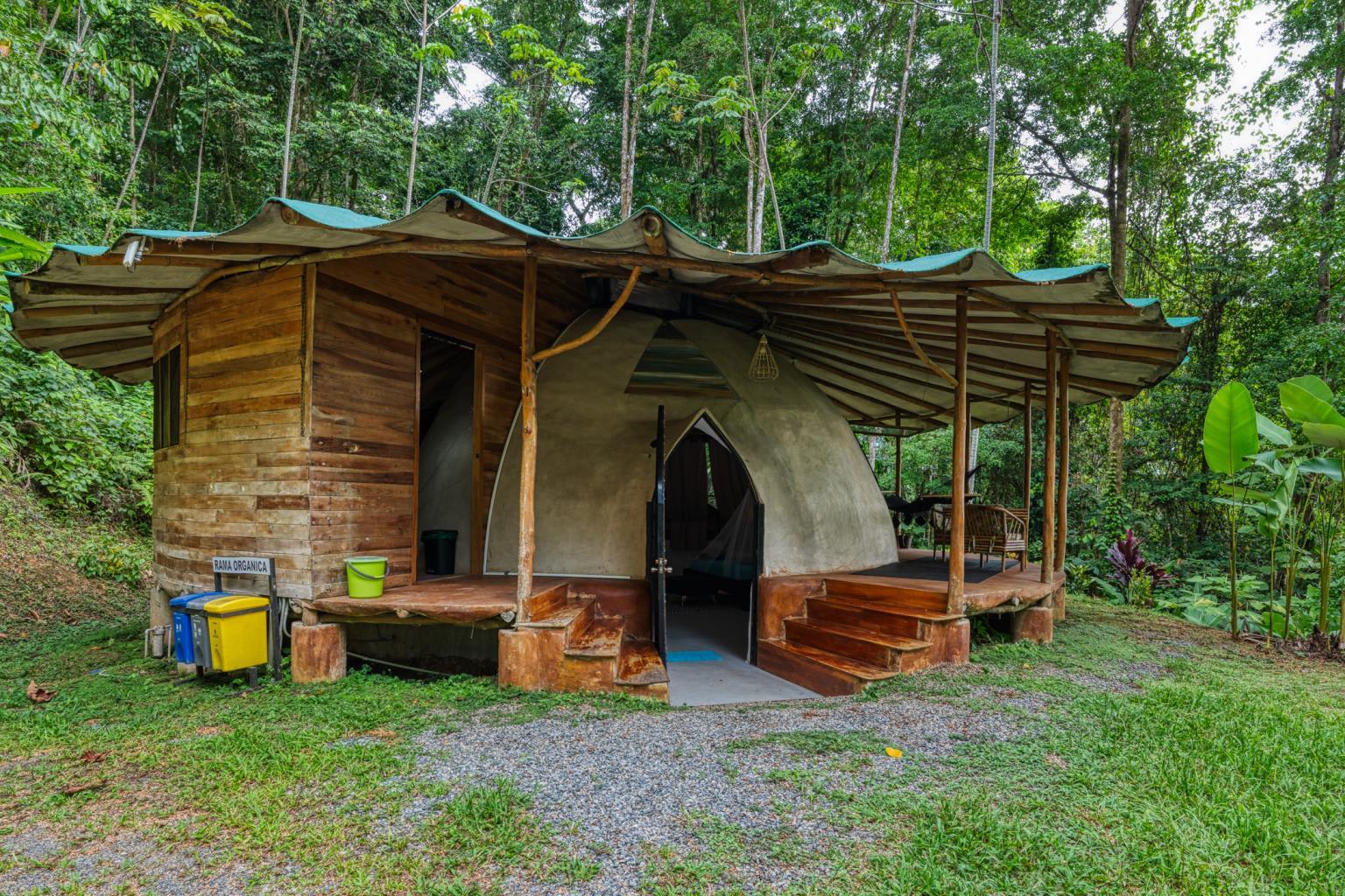 Exceptional Retreat Center on 62 Acre in Tinamastes