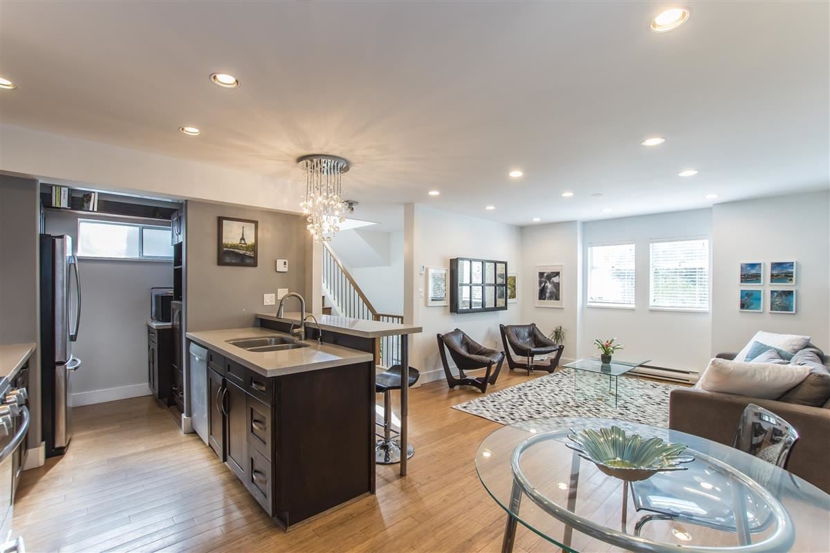 2015 Creelman Ave