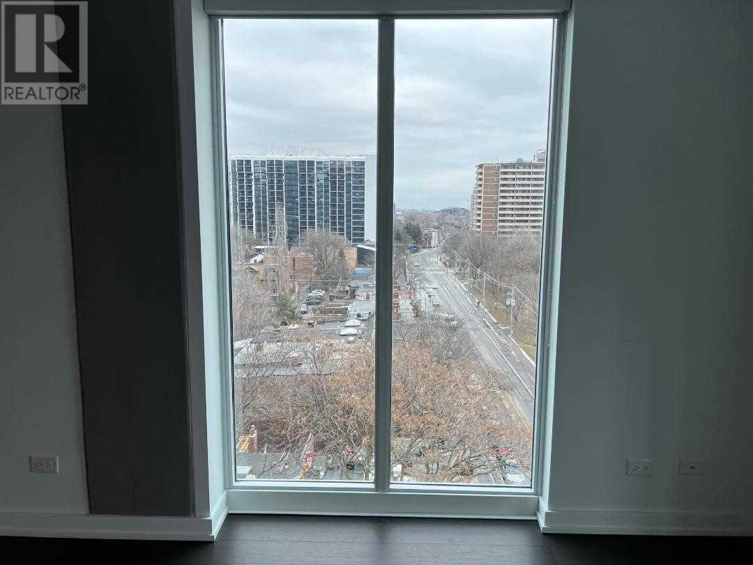 220 George St, #901