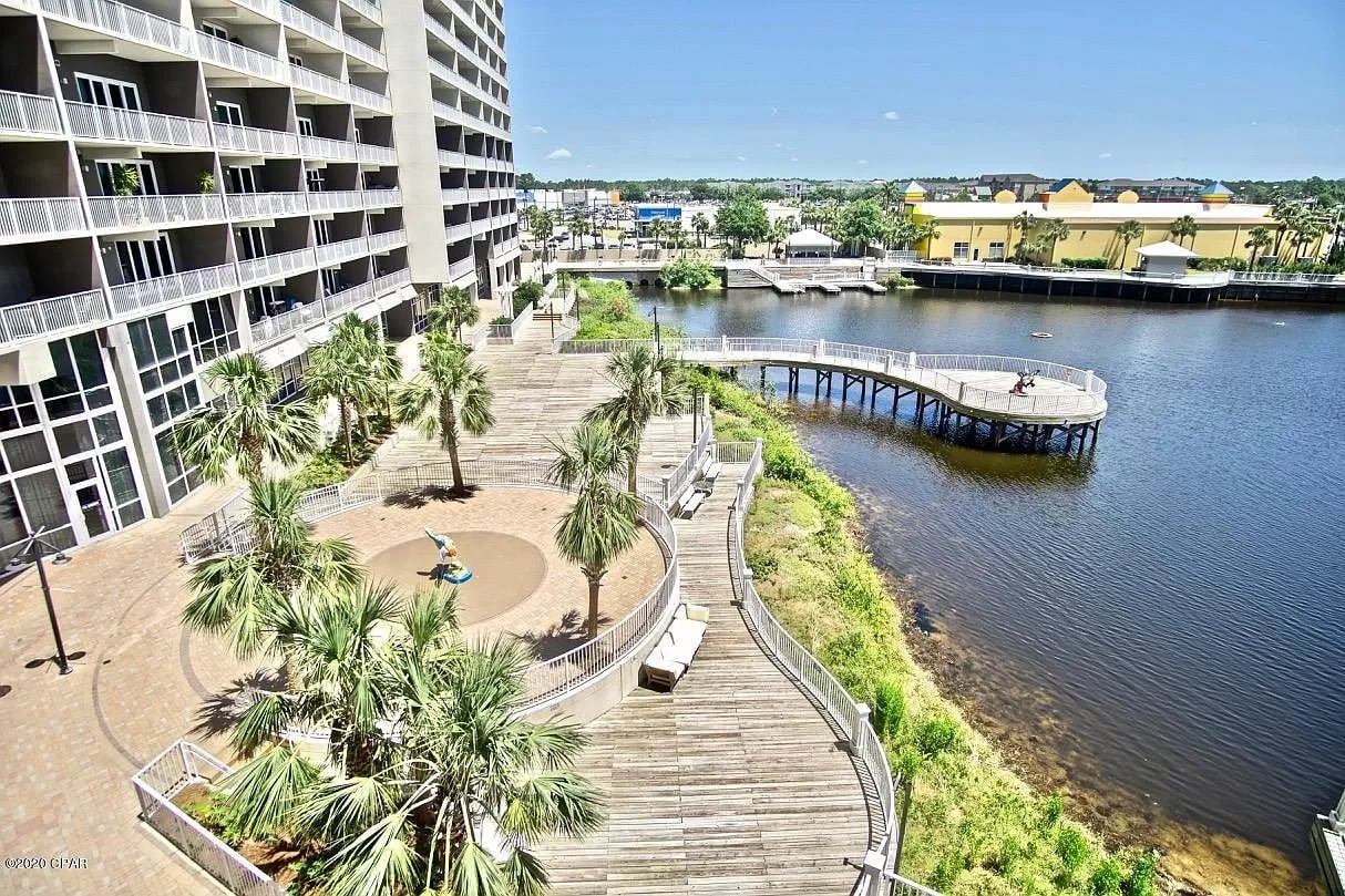 9902 S Thomas Drive Unit 635