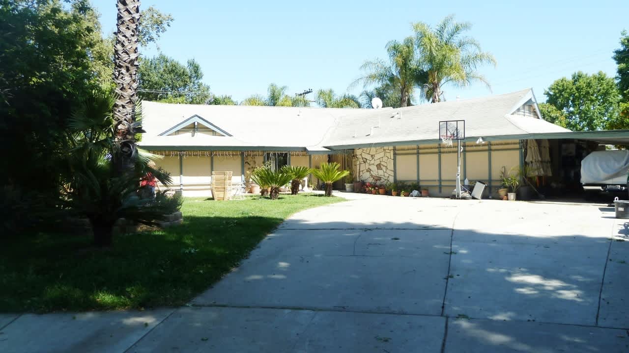 5553 Huntington Dr