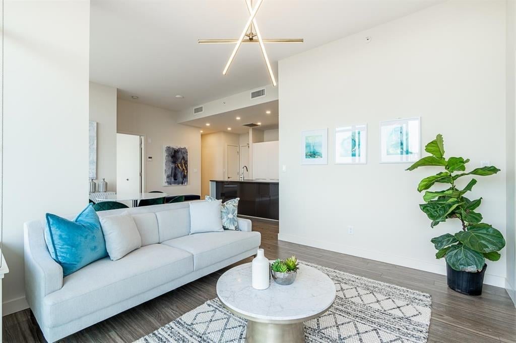 4001-6383 Mckay Ave