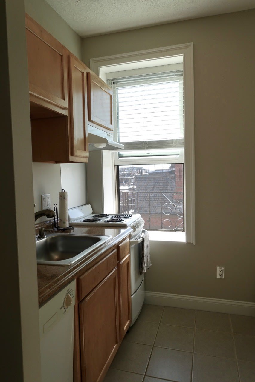 Columbus @ Worcester Street 1 Bed Efficiency w/ Air Conditioning & Common Laundry 