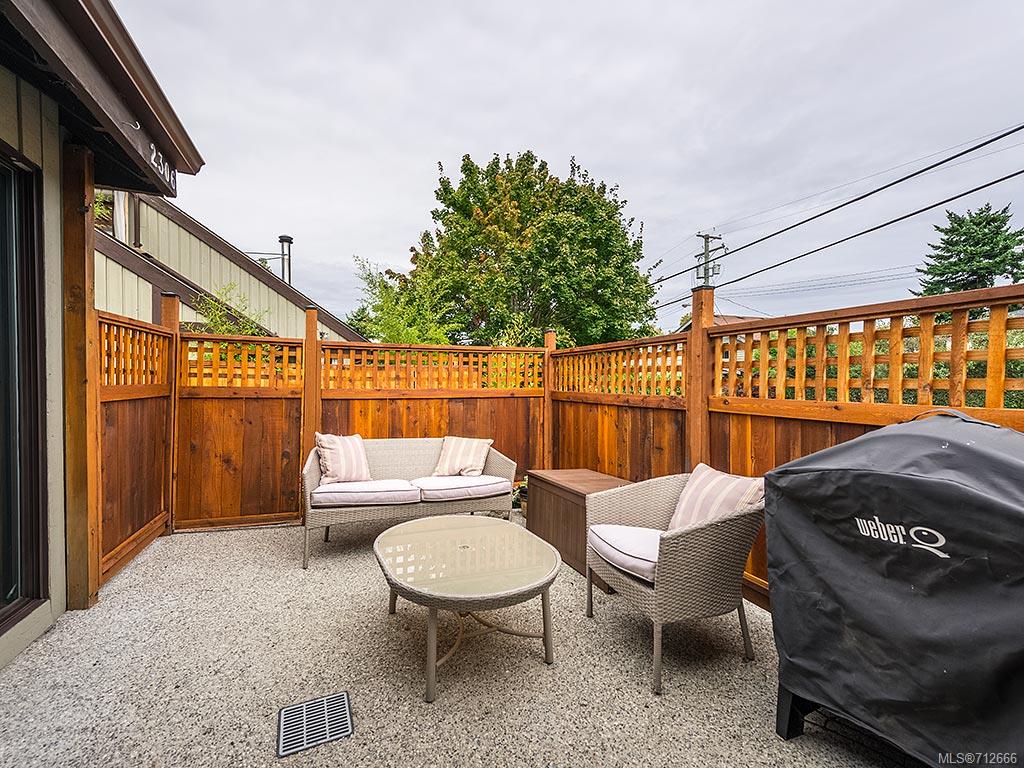 2306 Fernwood Rd, Victoria