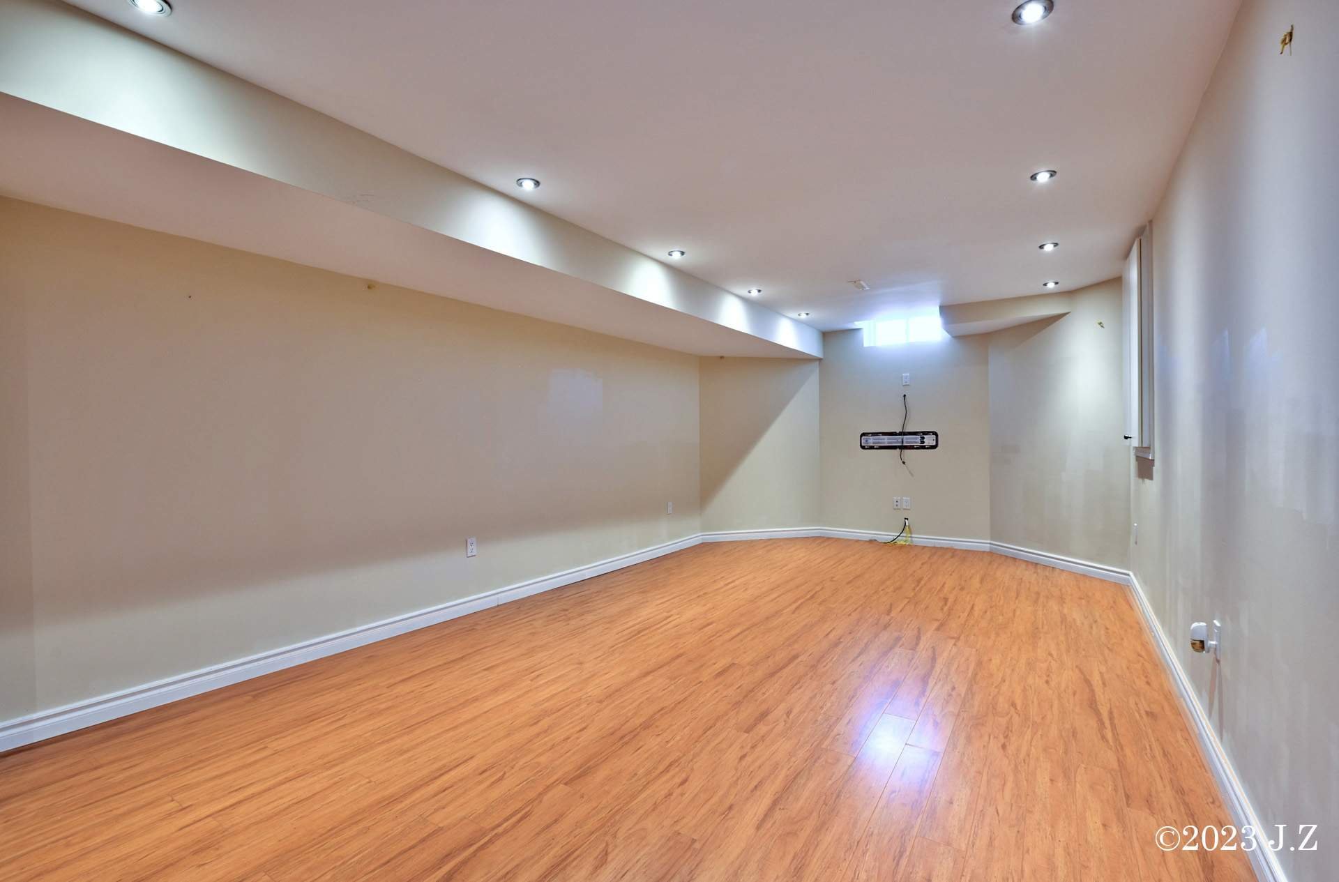 2 Waterton Cres