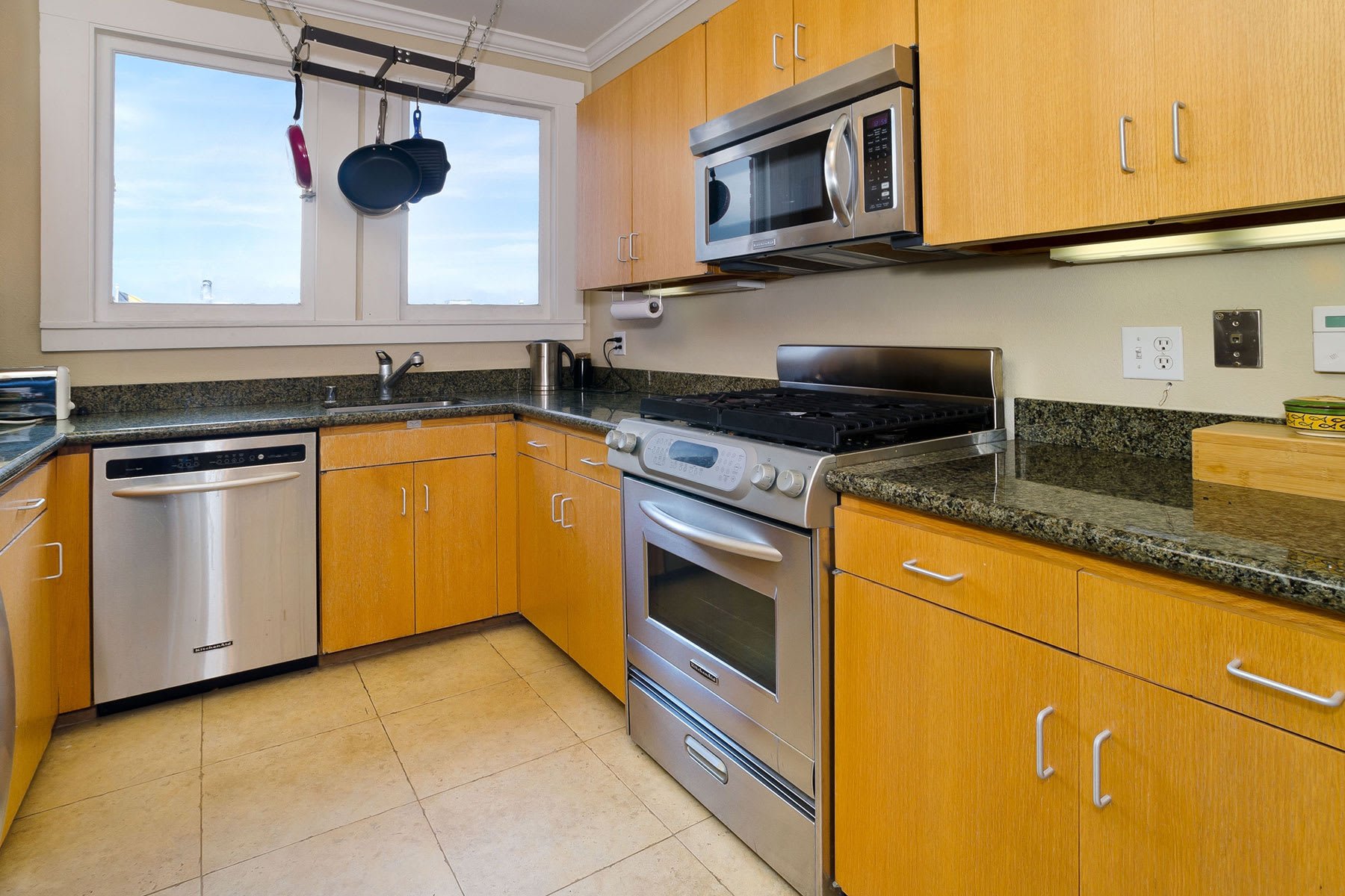 2195 Green Street, Unit 6 