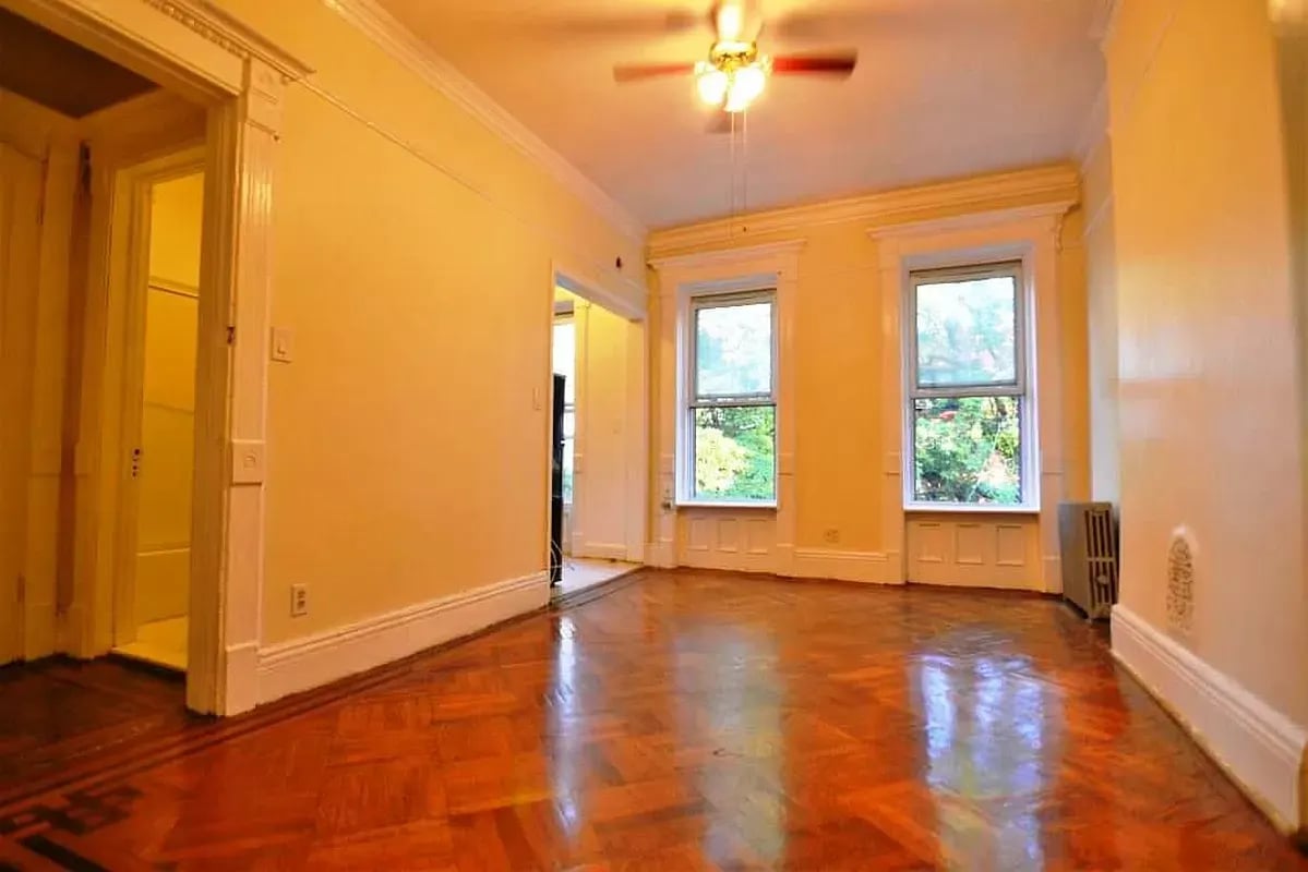 604 Halsey St Apt: 3A 