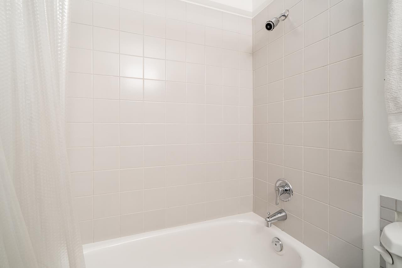 101-1737 Duchess Avenue, West Vancouver