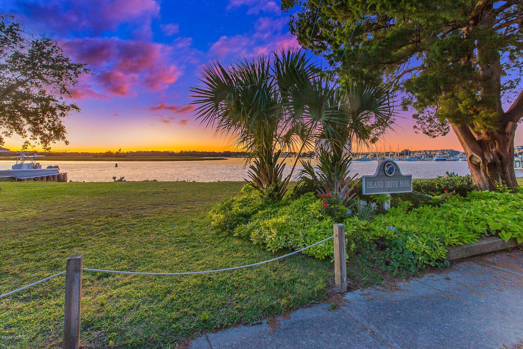 103 Island Dr