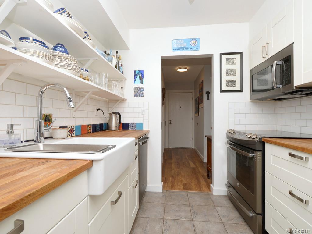 205-545 Rithet St