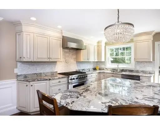 4 Eagle Nest Rd