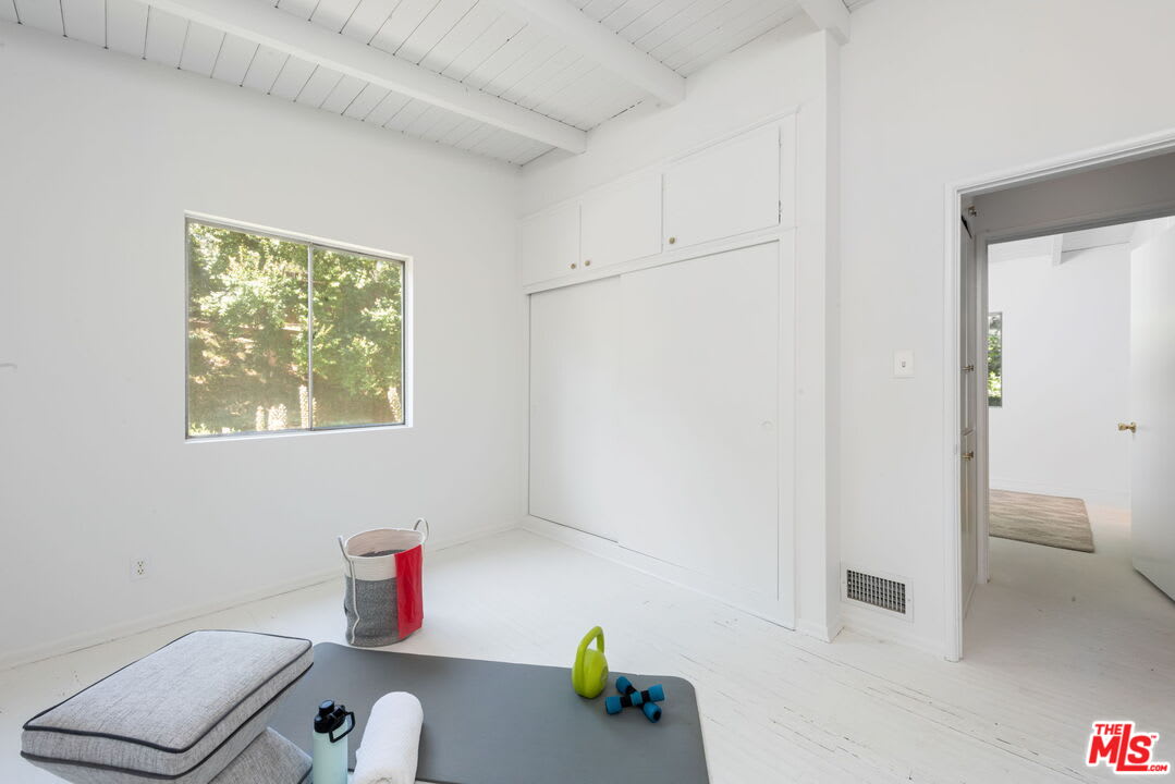 2951 La Castana Dr