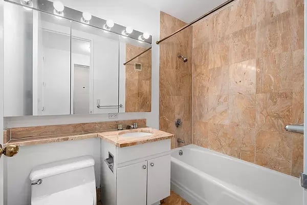 201 West 72nd Street Unit: 5H