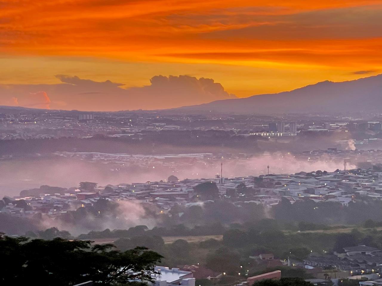 Panoramic View Terrace Townhouse, Escazu, San Jose