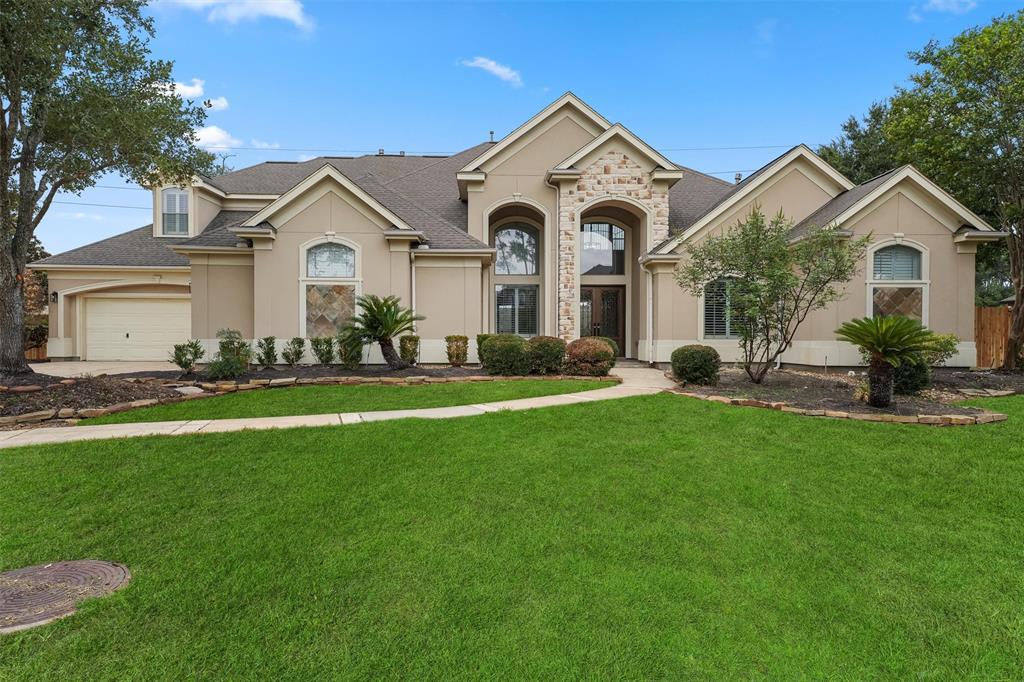13903 Maple Cliff Ln