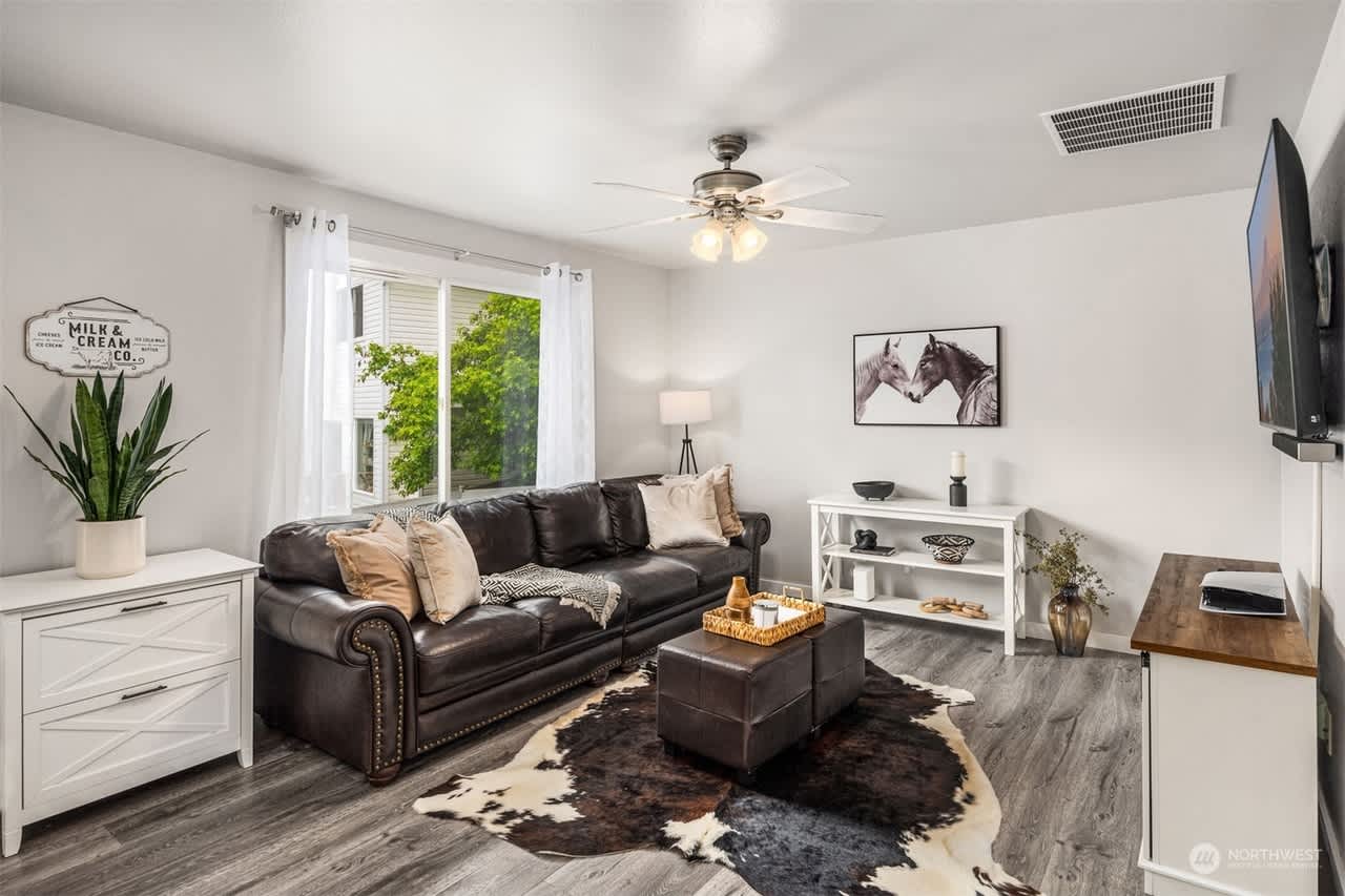 9530 17th Pl NE