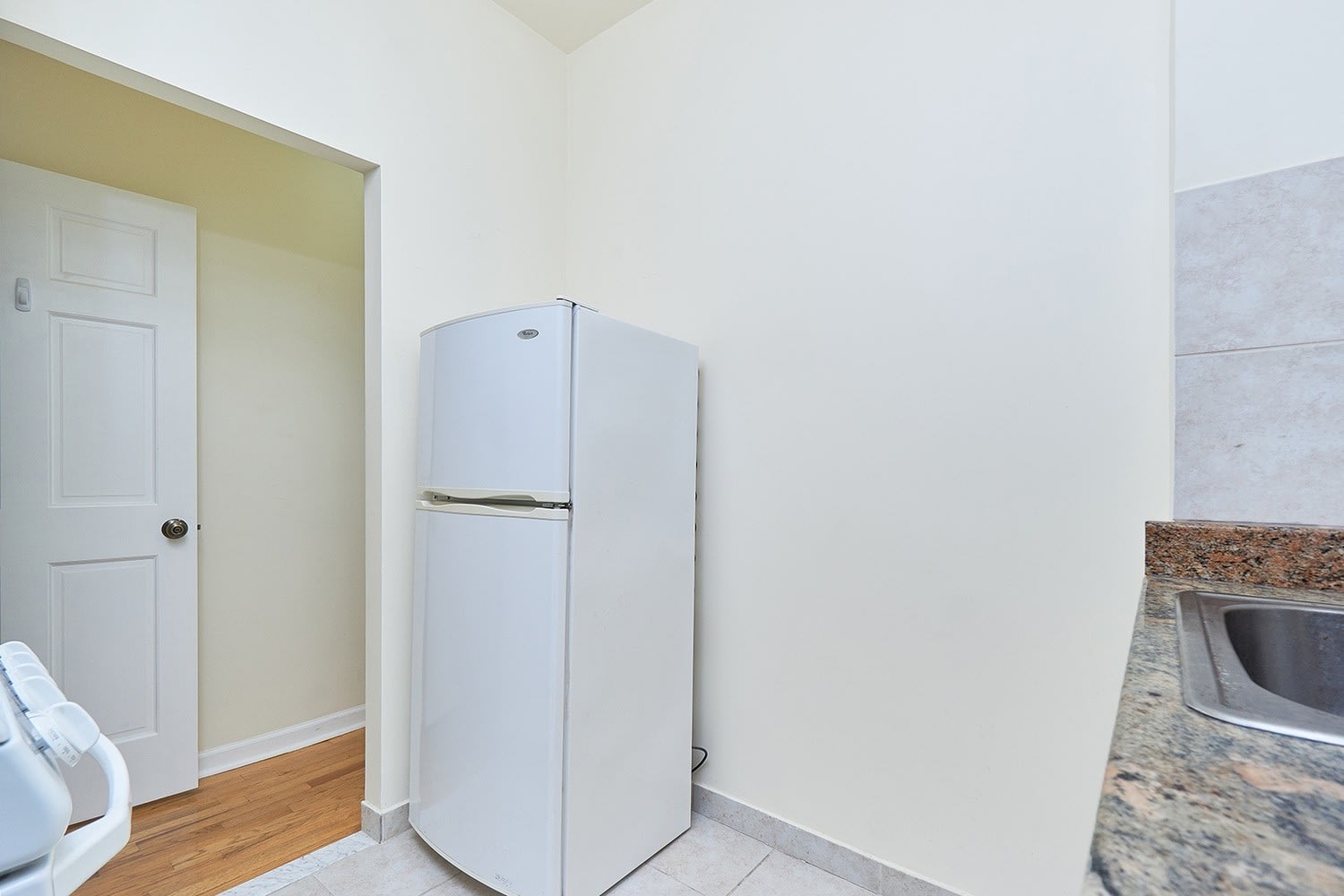 270 E 78th St, Unit 22